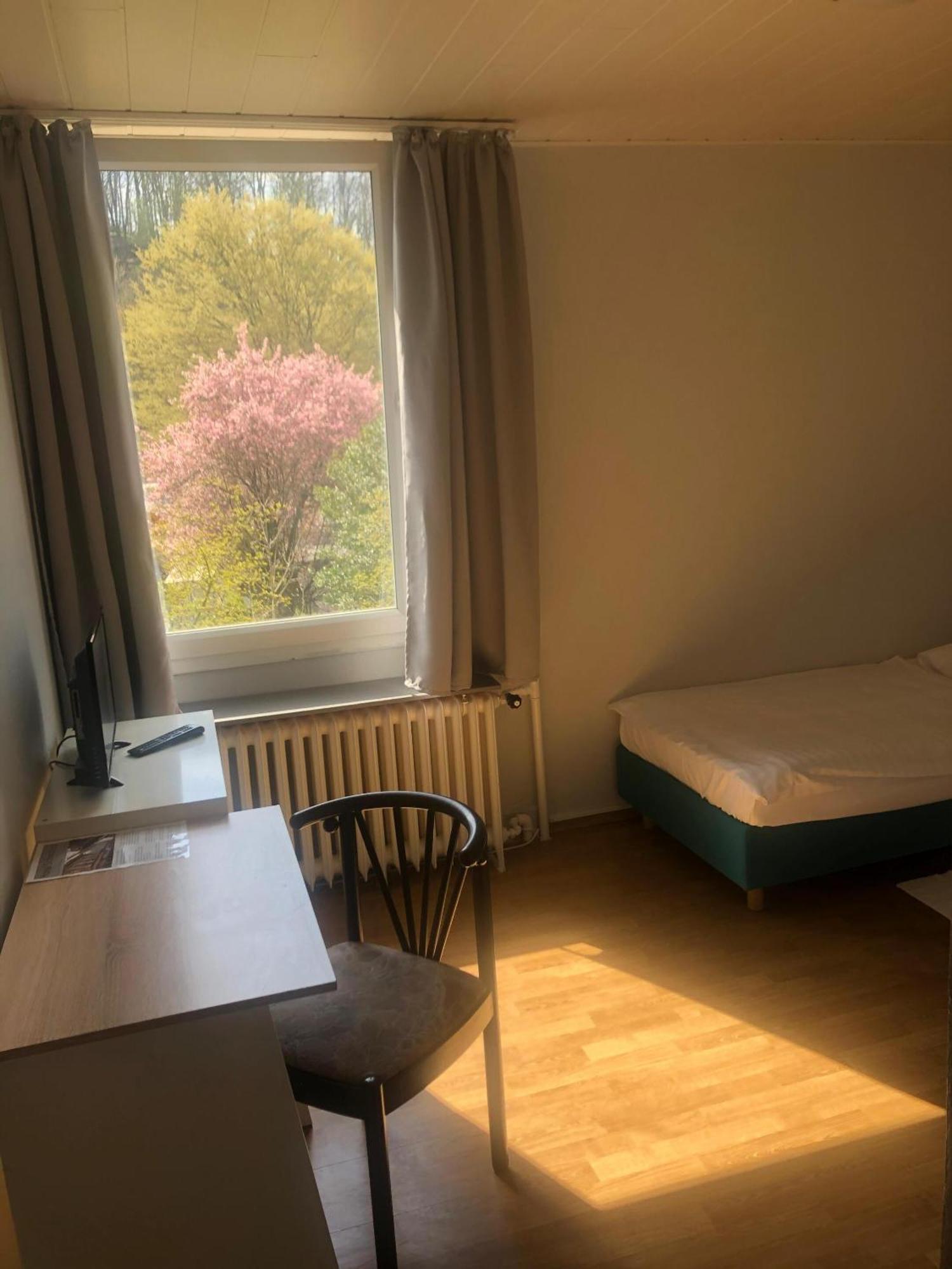 Hotel Schwaferts Вупертал Стая снимка